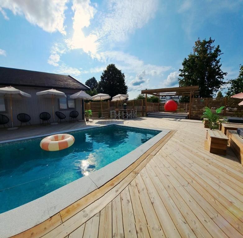 Hotell Gaestis Tierp Exterior foto